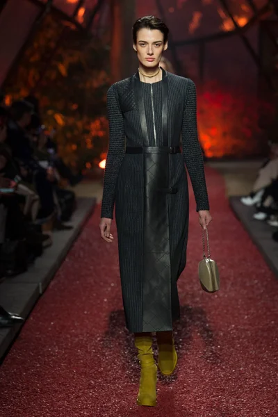 Look 34